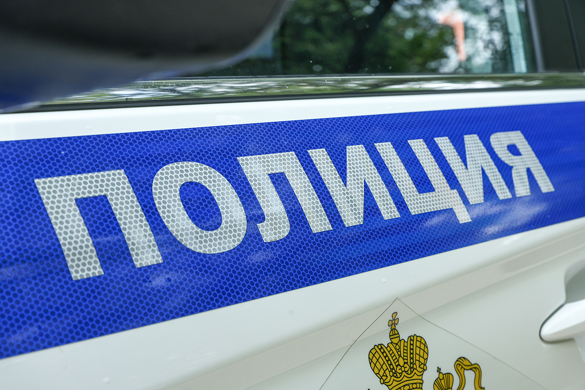 Нож и полицейская лента